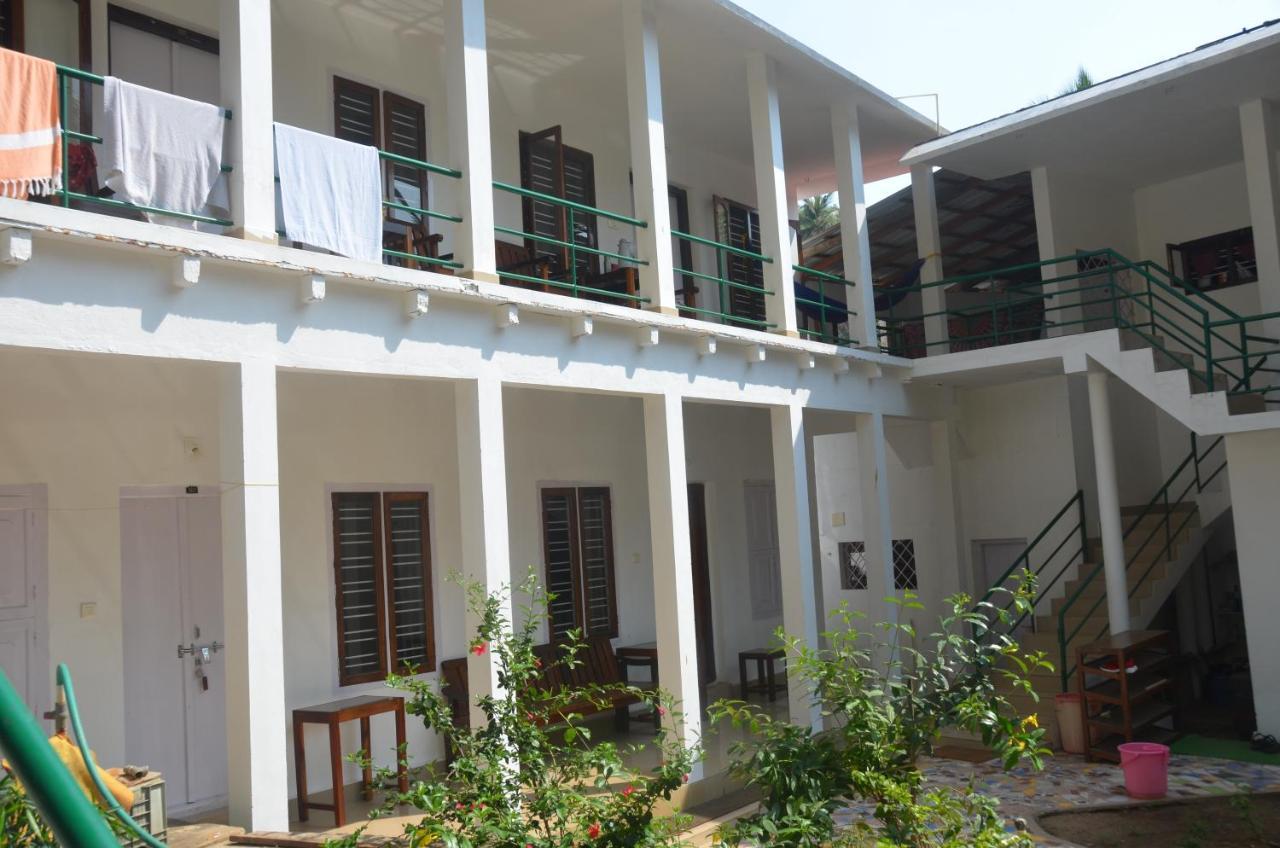 Arya Homestay Bougain Villa 戈卡尔纳 外观 照片