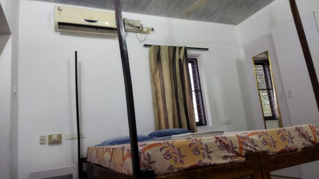 Arya Homestay Bougain Villa 戈卡尔纳 外观 照片